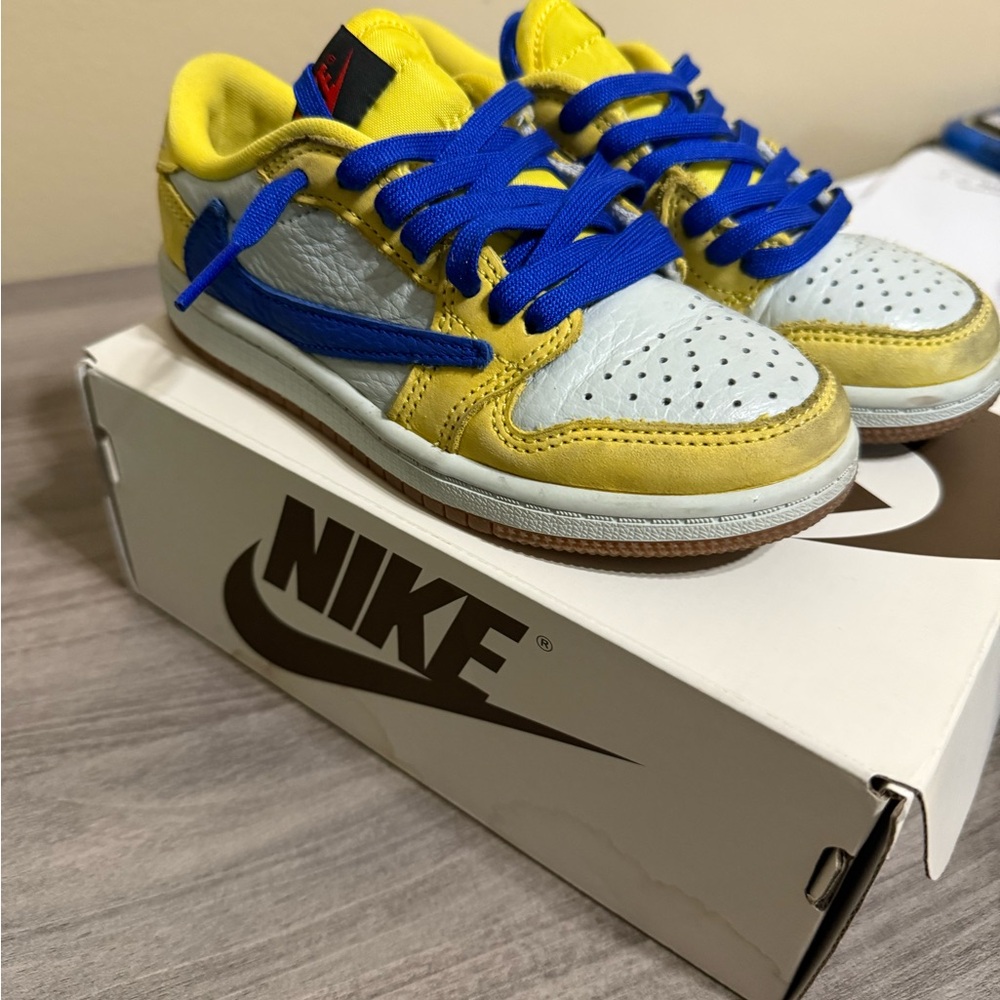 Nike Kids' Yellow and Blue Sneakers